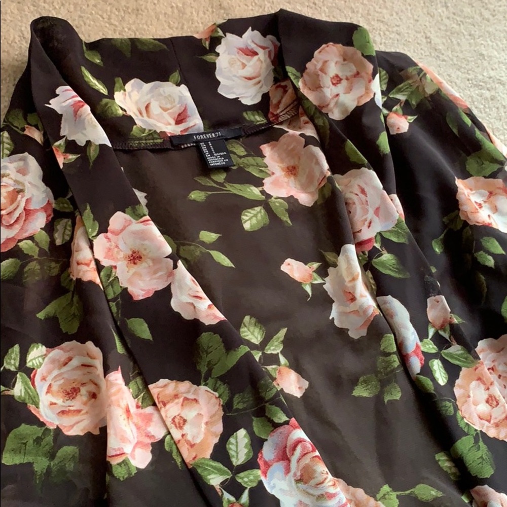 Black and pink rose kimono